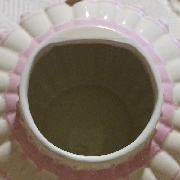 Elegant Pink and White Ceramic Teapot - Picture 11 of 13